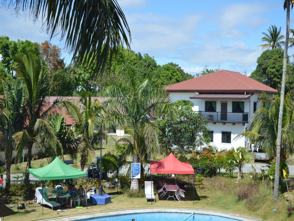 Phil Oasis Hotel & Resort Silang Exteriör bild