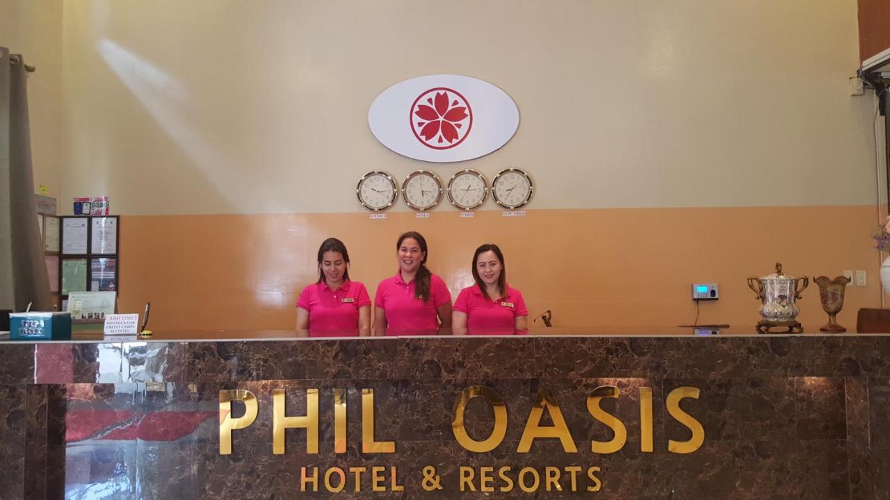 Phil Oasis Hotel & Resort Silang Exteriör bild