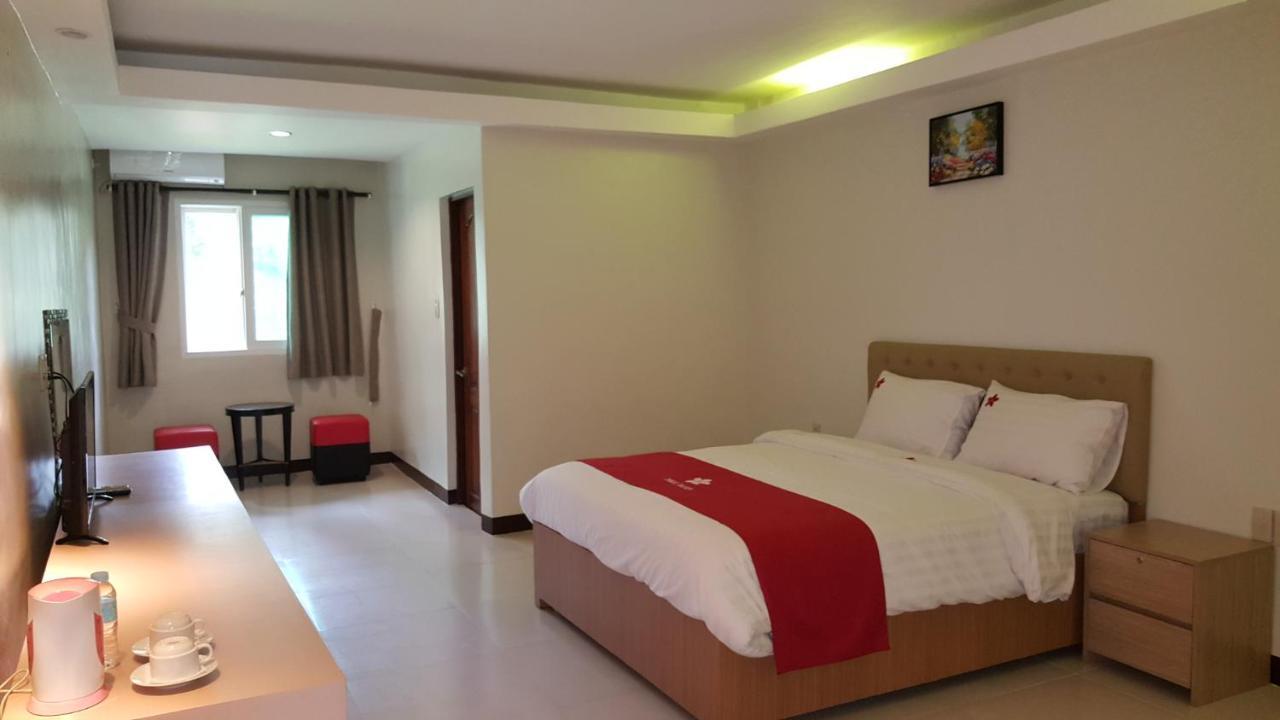 Phil Oasis Hotel & Resort Silang Exteriör bild